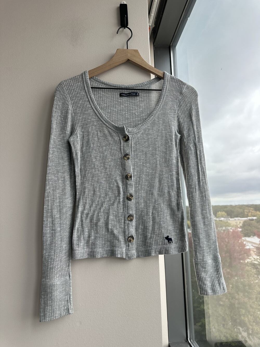 Abercrombie & Fitch Grey Ribbed Long Sleeve Preppy Y2K Style Henley Top Sz S